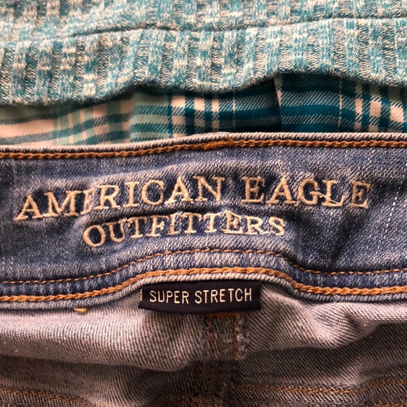 AEO Jeans B. Cut and plaid/ plain light blue shirt - Picture 3 of 8